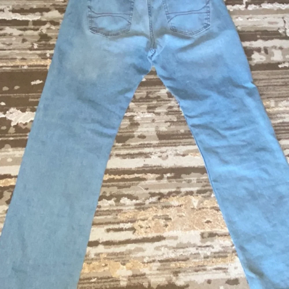 Hollister light wash denim jeans - 31/32 - Picture 2 of 2